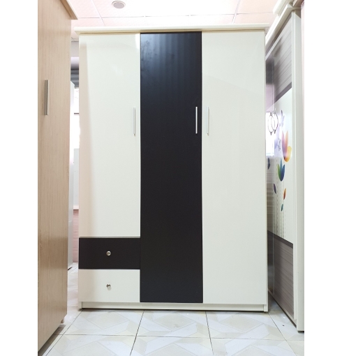 TỦ 3 CÁNH TRẮNG ĐEN ĐỘC ĐÁO